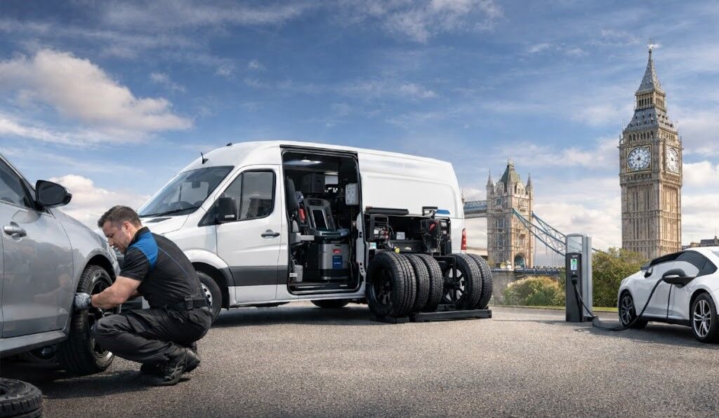 mobile tyre fitter